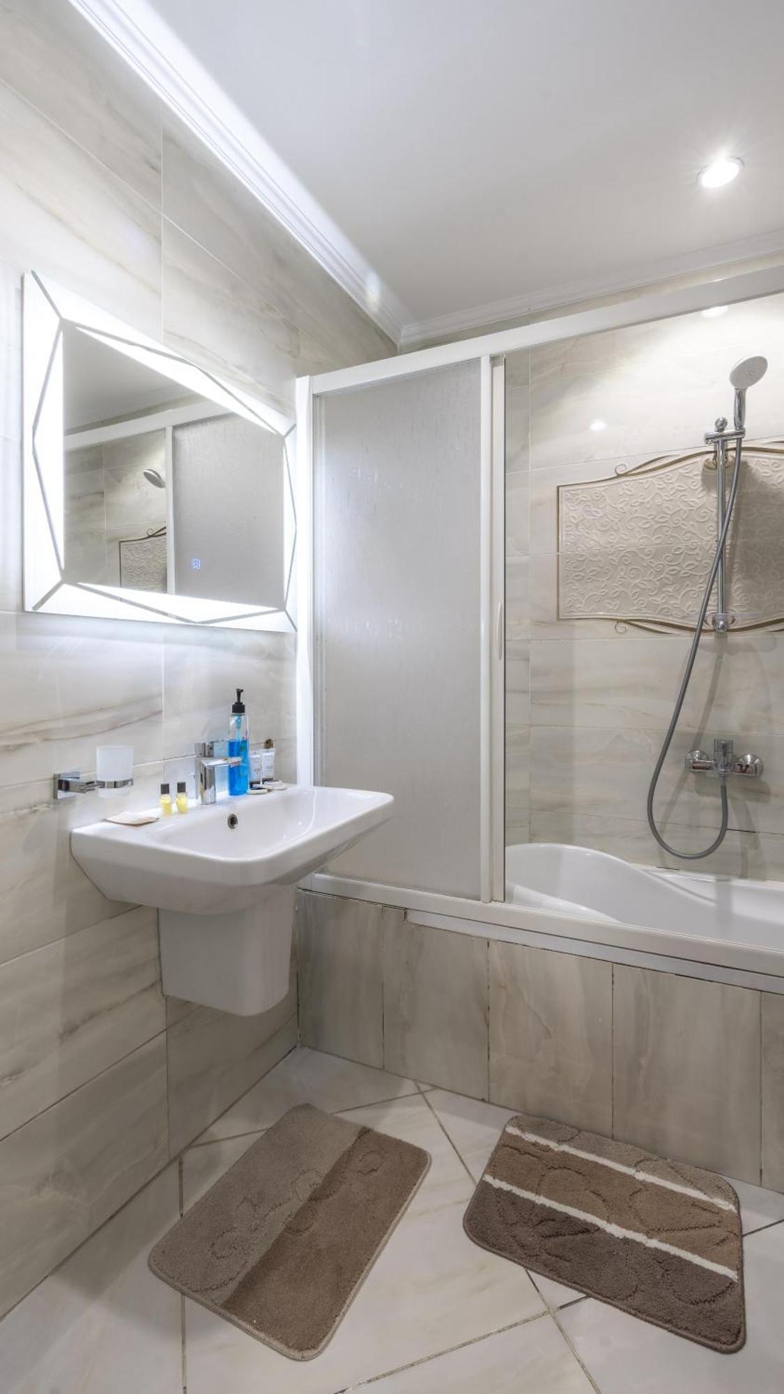 Presidential Near Star 3 Bed Cairo